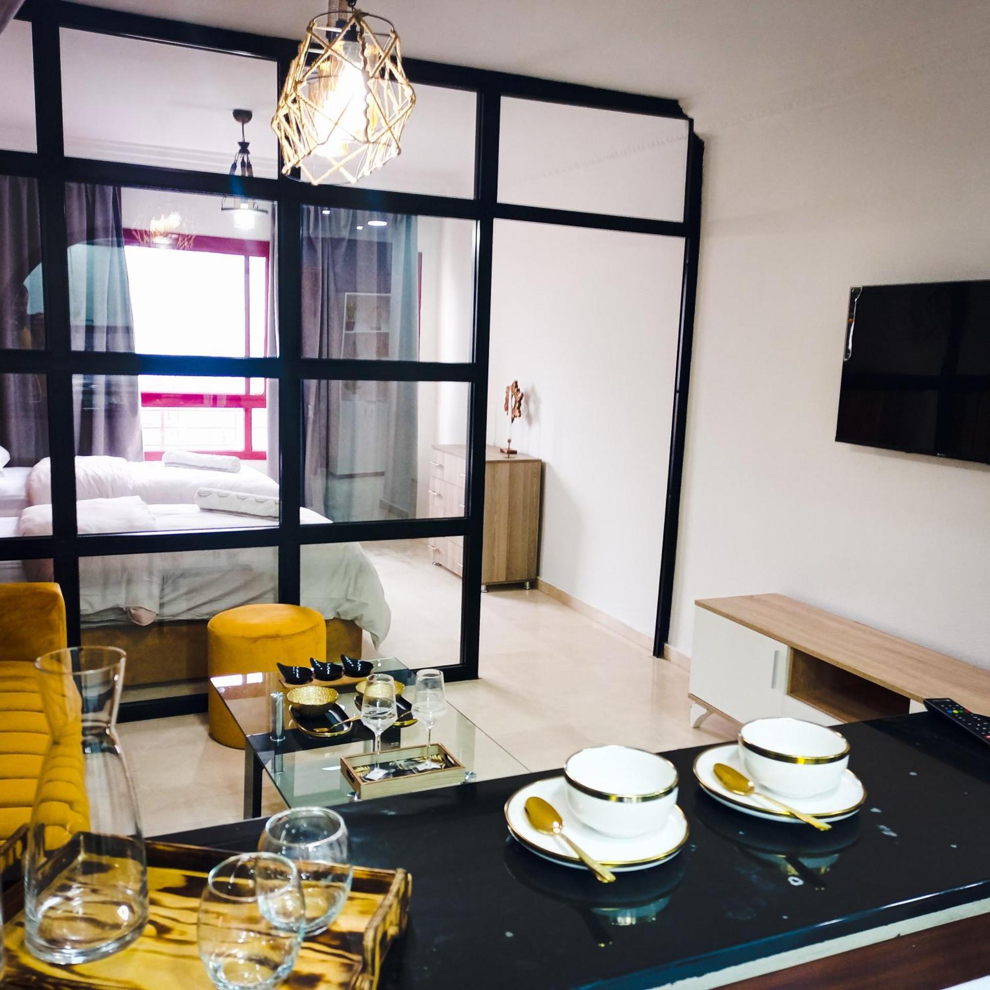 Nouveau Appartement Au Plein Centre Ville En Face Hilton & La Gare De Train Tgv M2 Tanger Exterior foto
