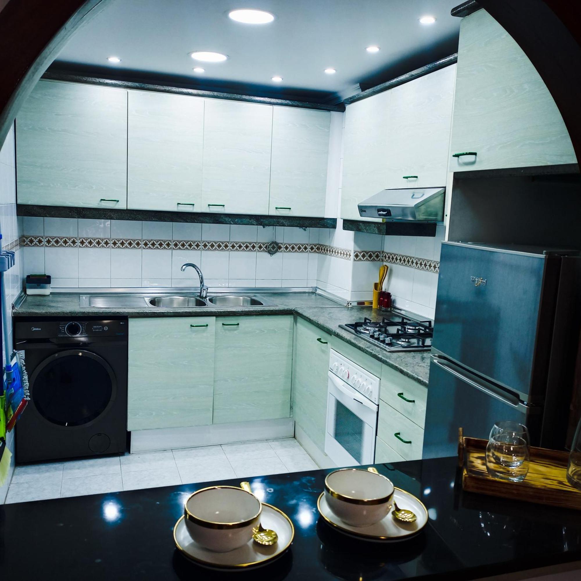 Nouveau Appartement Au Plein Centre Ville En Face Hilton & La Gare De Train Tgv M2 Tanger Exterior foto